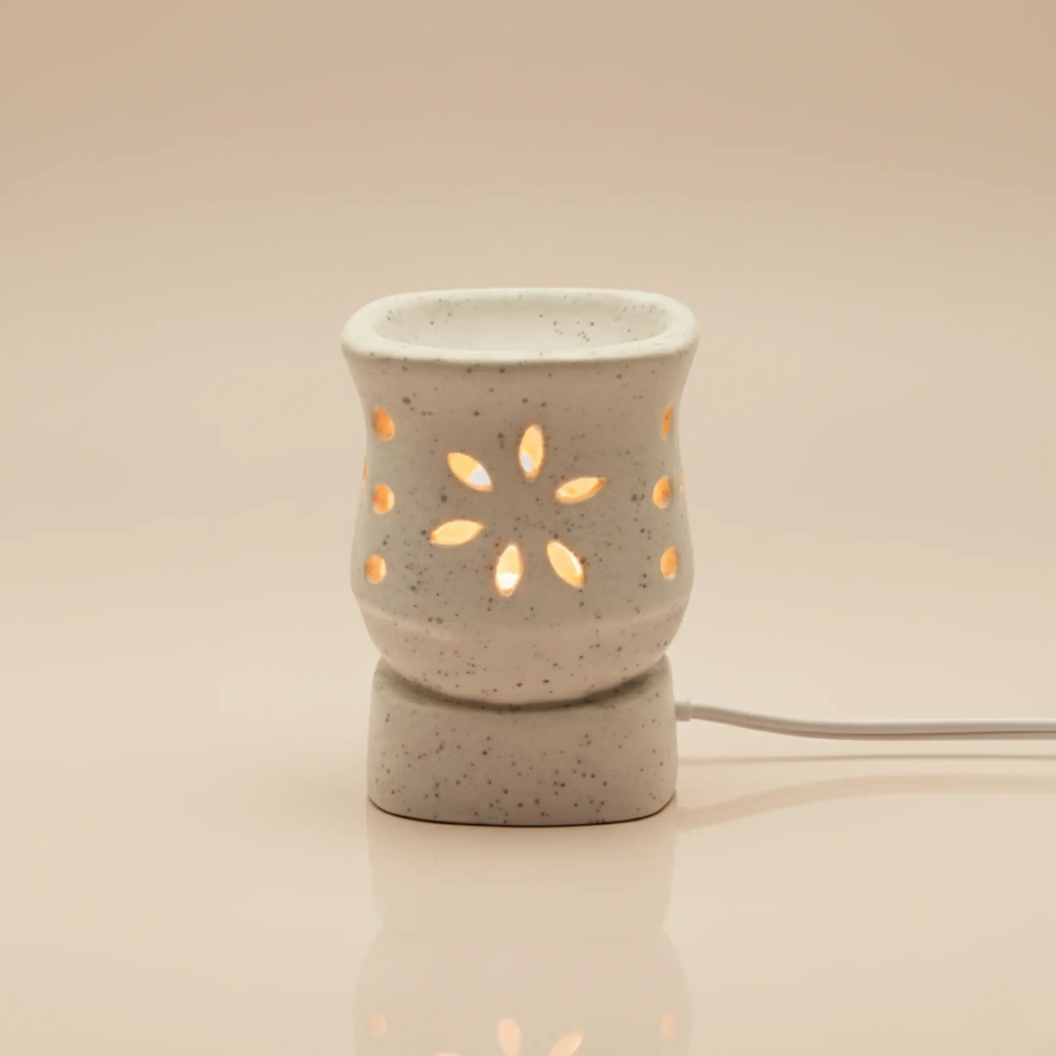Mini Gift Collection Set - Electric Aroma Diffuser (Small) with 2 Diffuser Oils 12ml each, view 1